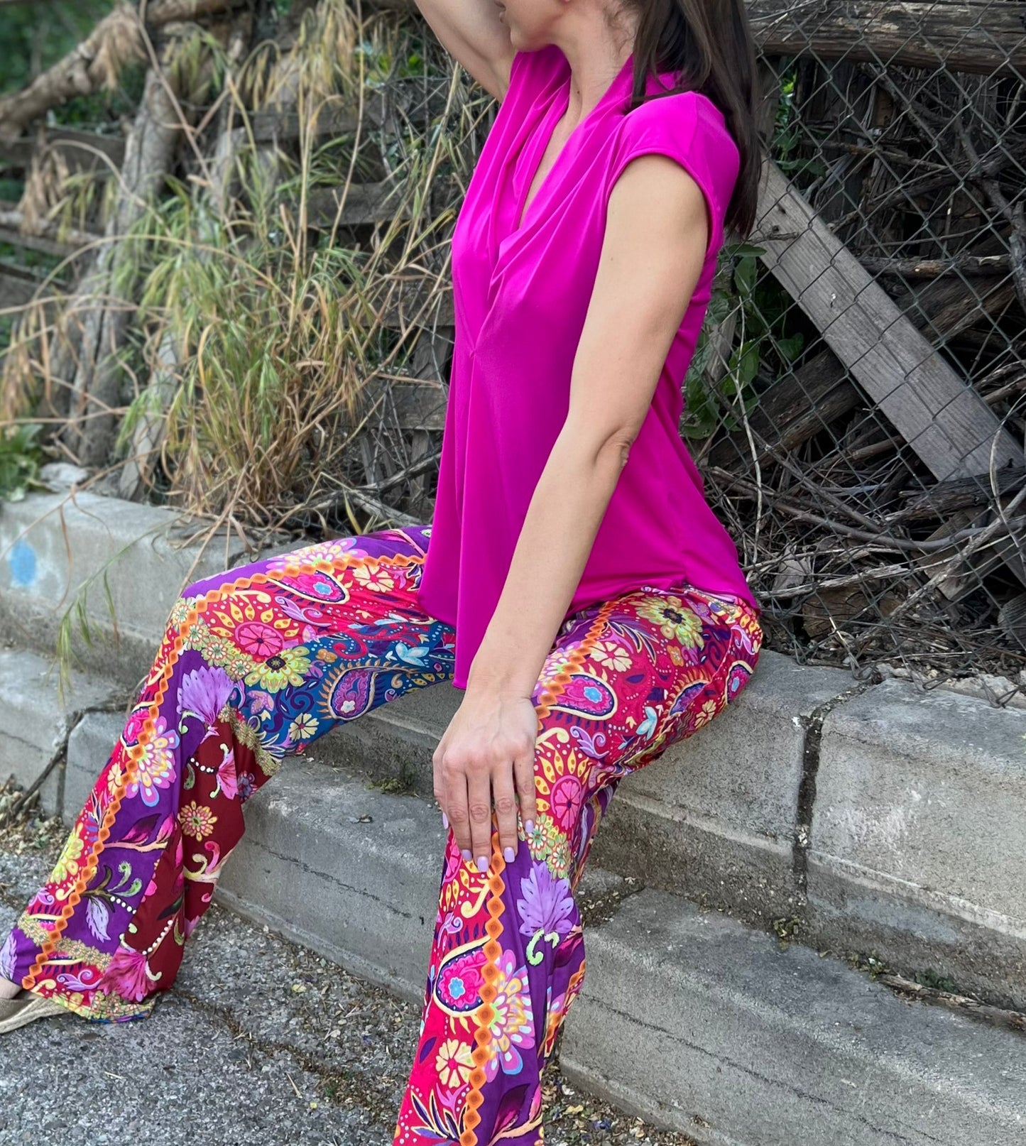 Top manga caída escote pico fuxia-0