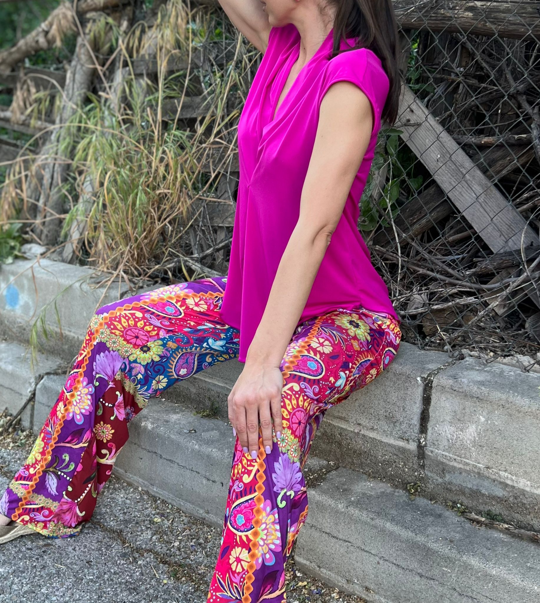 Top manga caída escote pico fuxia-0